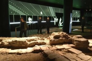 London’s Roman Amphitheatre Tour: discovery, function and form